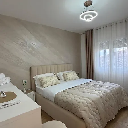 Elegance דירה *